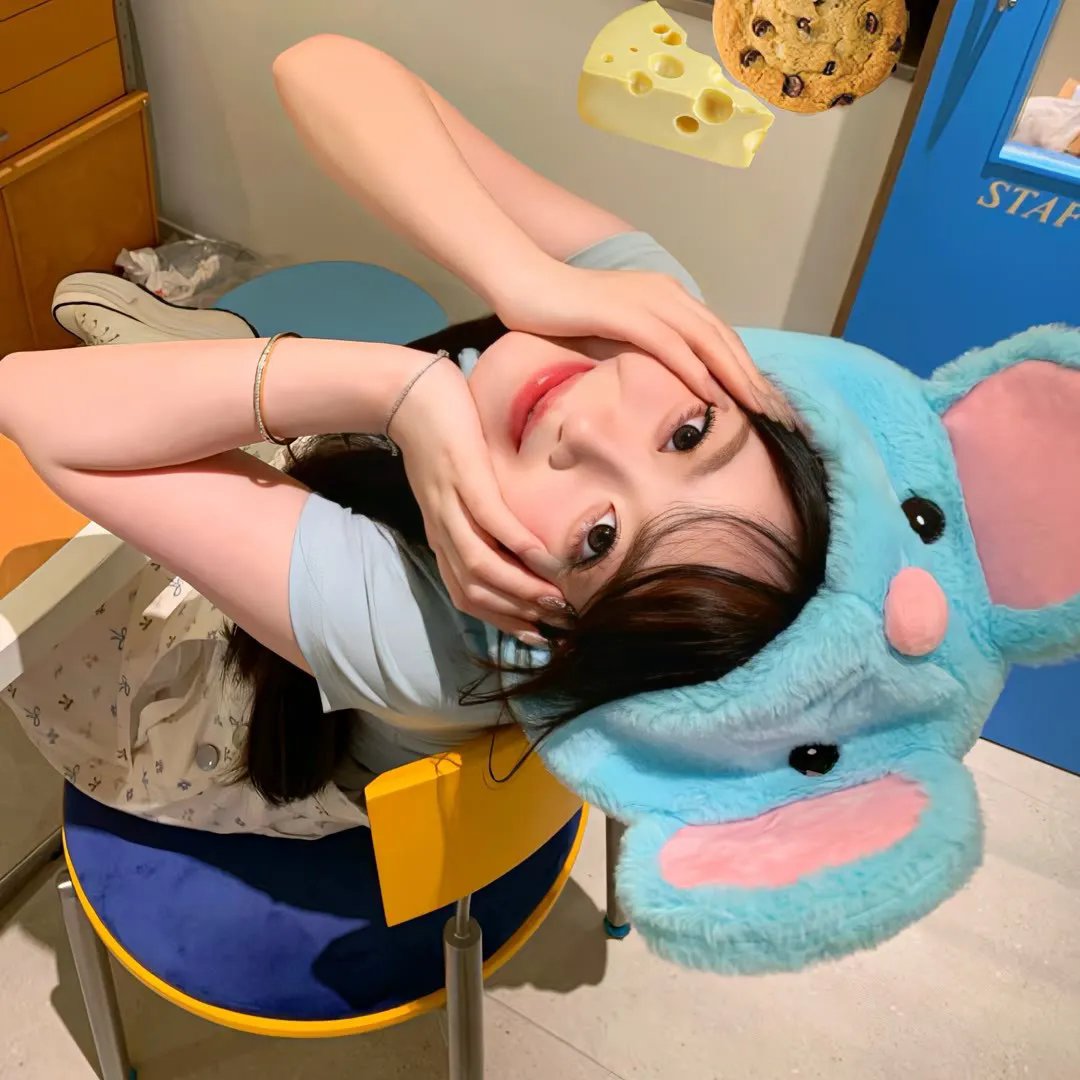 追梦的黎族女娃娃